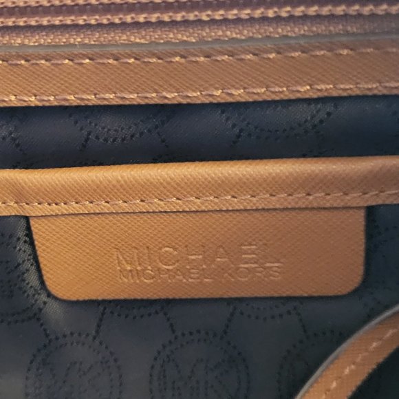 Michael Kors Kempton Nylon Large Shoulder Purse - Picture 6 of 16